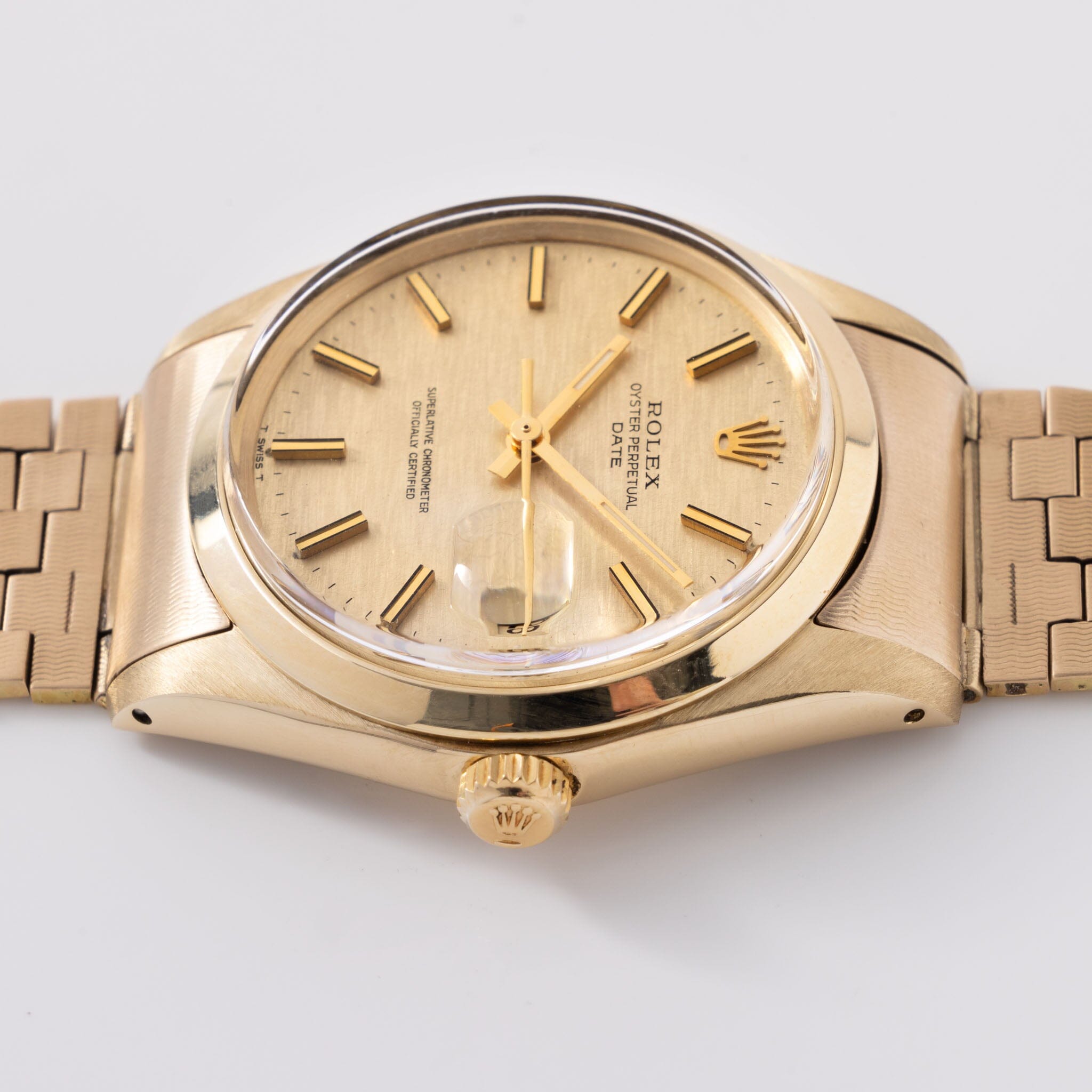 Rolex Date Shantung Dial 14kt Yellow Gold ‘Brick’ Bracelet Ref 1500