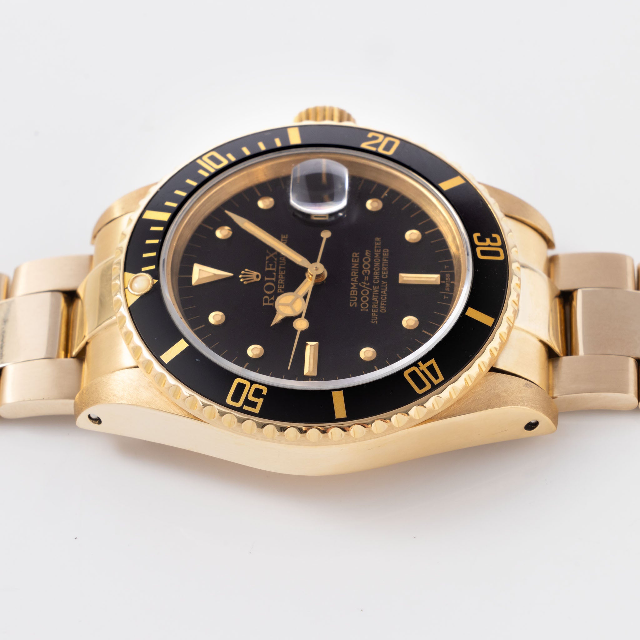 Rolex Submariner Date in 18k gold ref. 16808 with black nipple dial Box and Papers