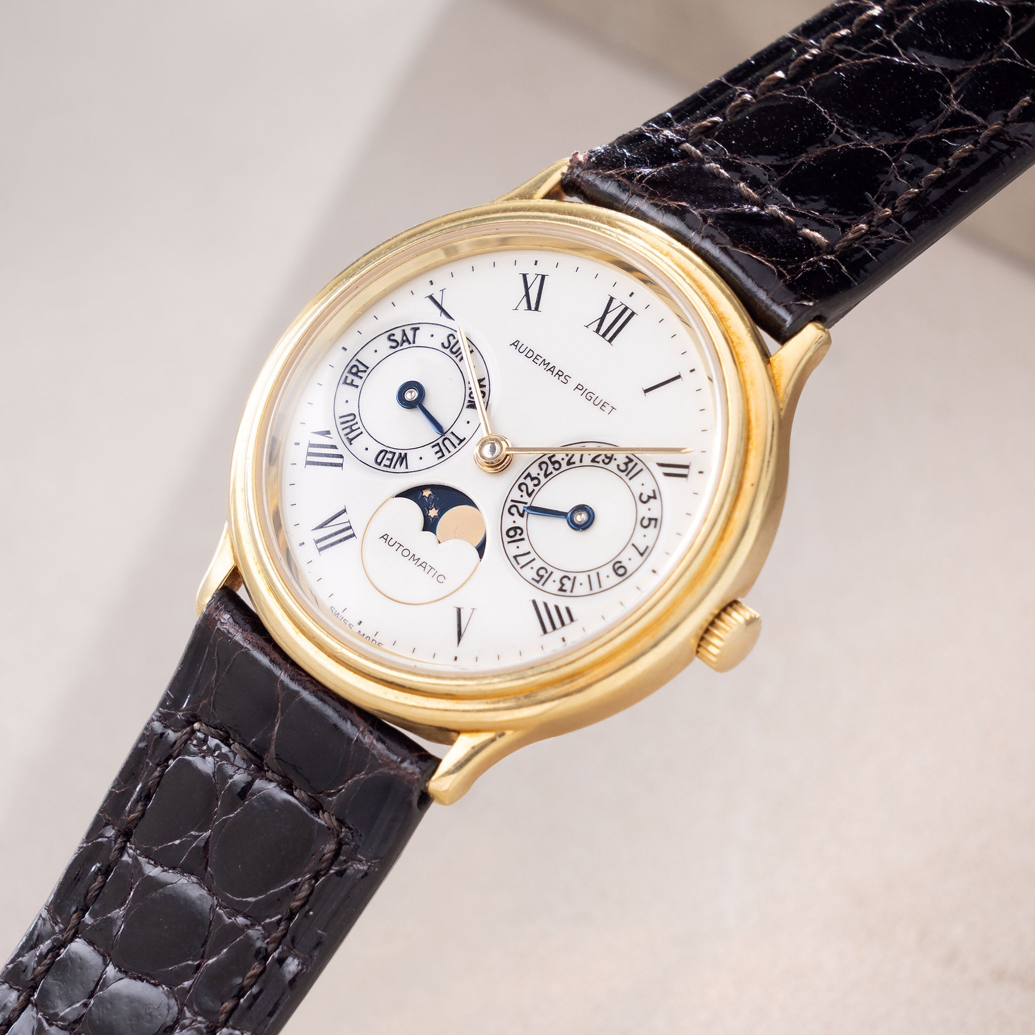 Audemars Piguet Day-Date Moon-phase Enamel dial in 18 k yellow gold ref 25589BA with original certificate of origine
