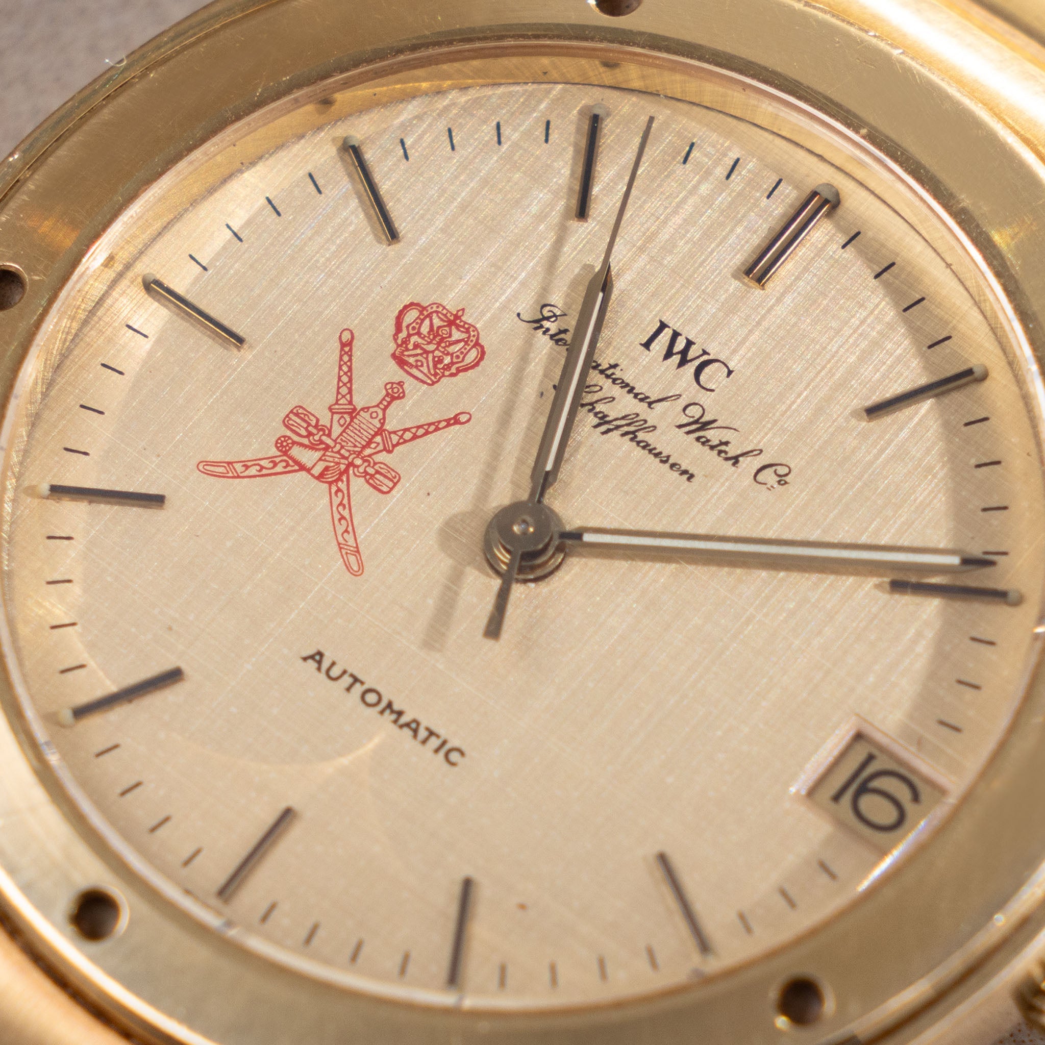 IWC Ingenieur SL Linen Khanjar Dial from original owner family with Box, Booklets , original certificate of origin and Provenance ref 9227 in 18 k yellow gold