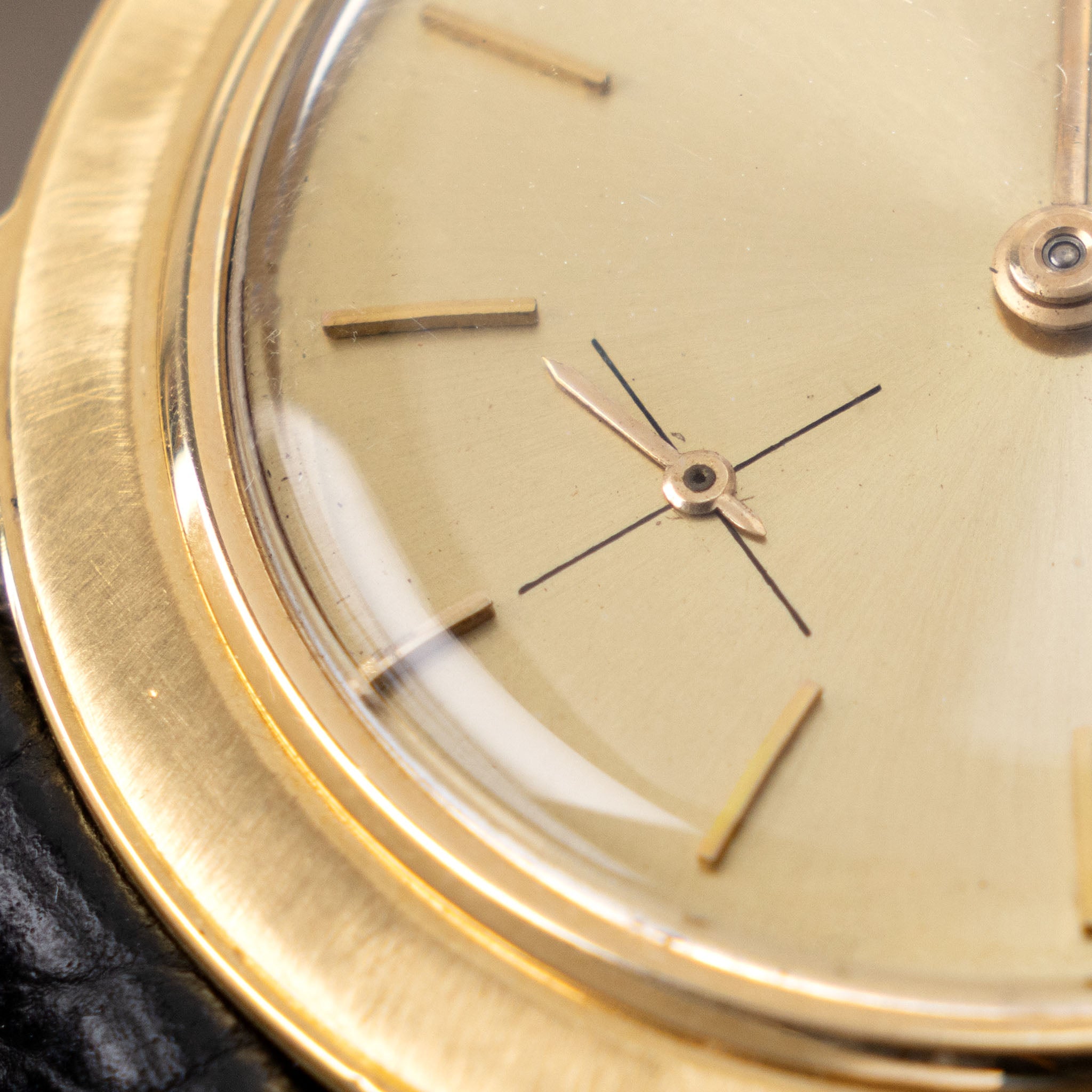 Audemars Piguet Disco Volante Ultra-thin Dress Watch in 18k Yellow Gold Champagne Dial