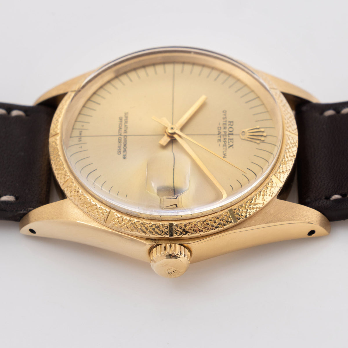 Rolex Oyster Perpetual Date Champagne dial Zephyr in 18 k yellow gold ref 1510