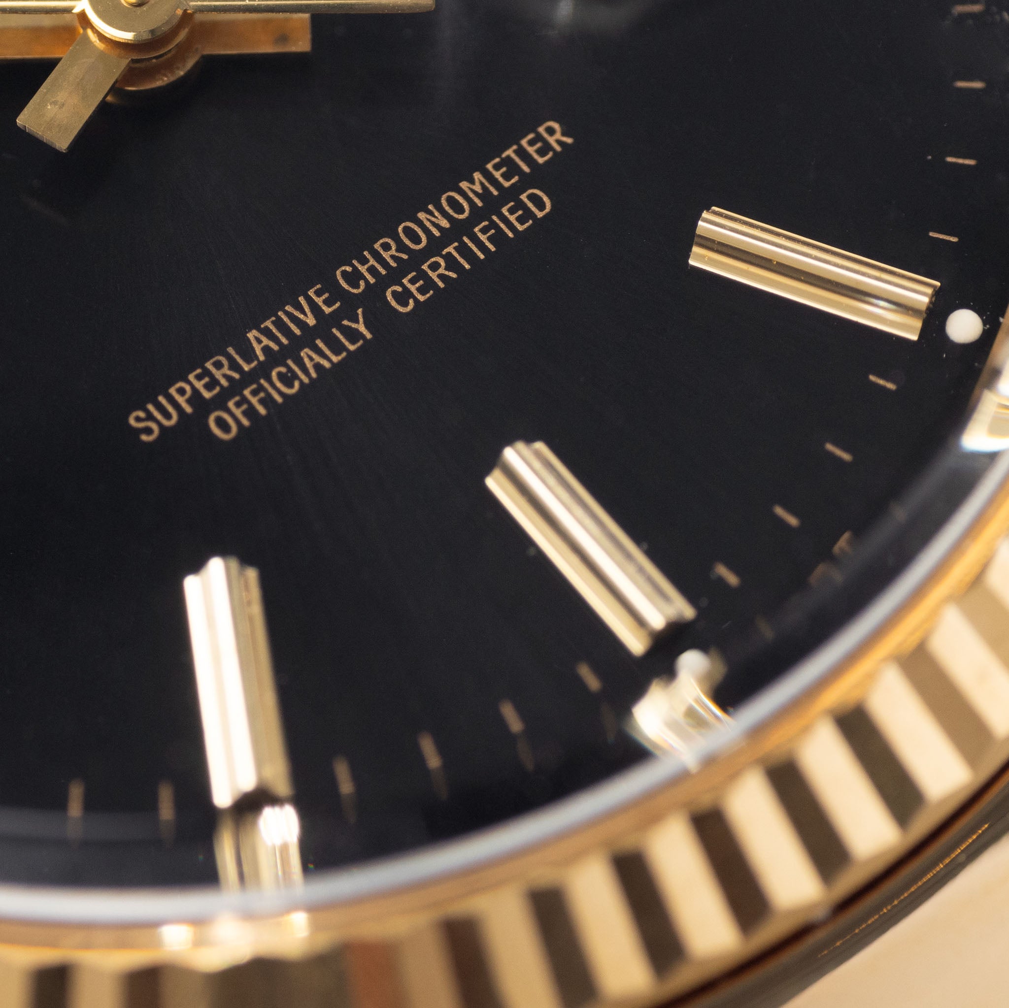 Rolex Oyster-perpetual date black dial in 18 k yellow gold ref 15038