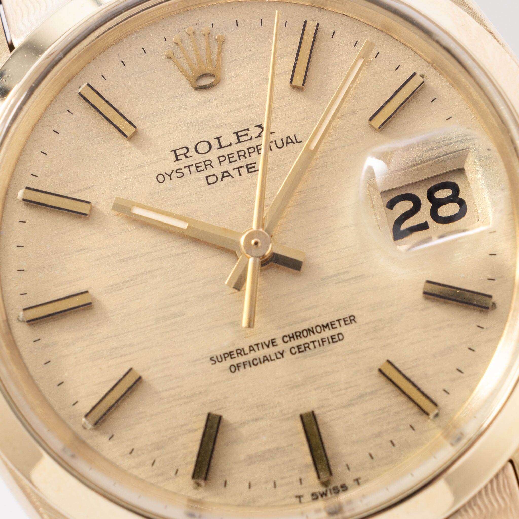 Rolex Date Shantung Dial 14kt Yellow Gold ‘Brick’ Bracelet Ref 1500