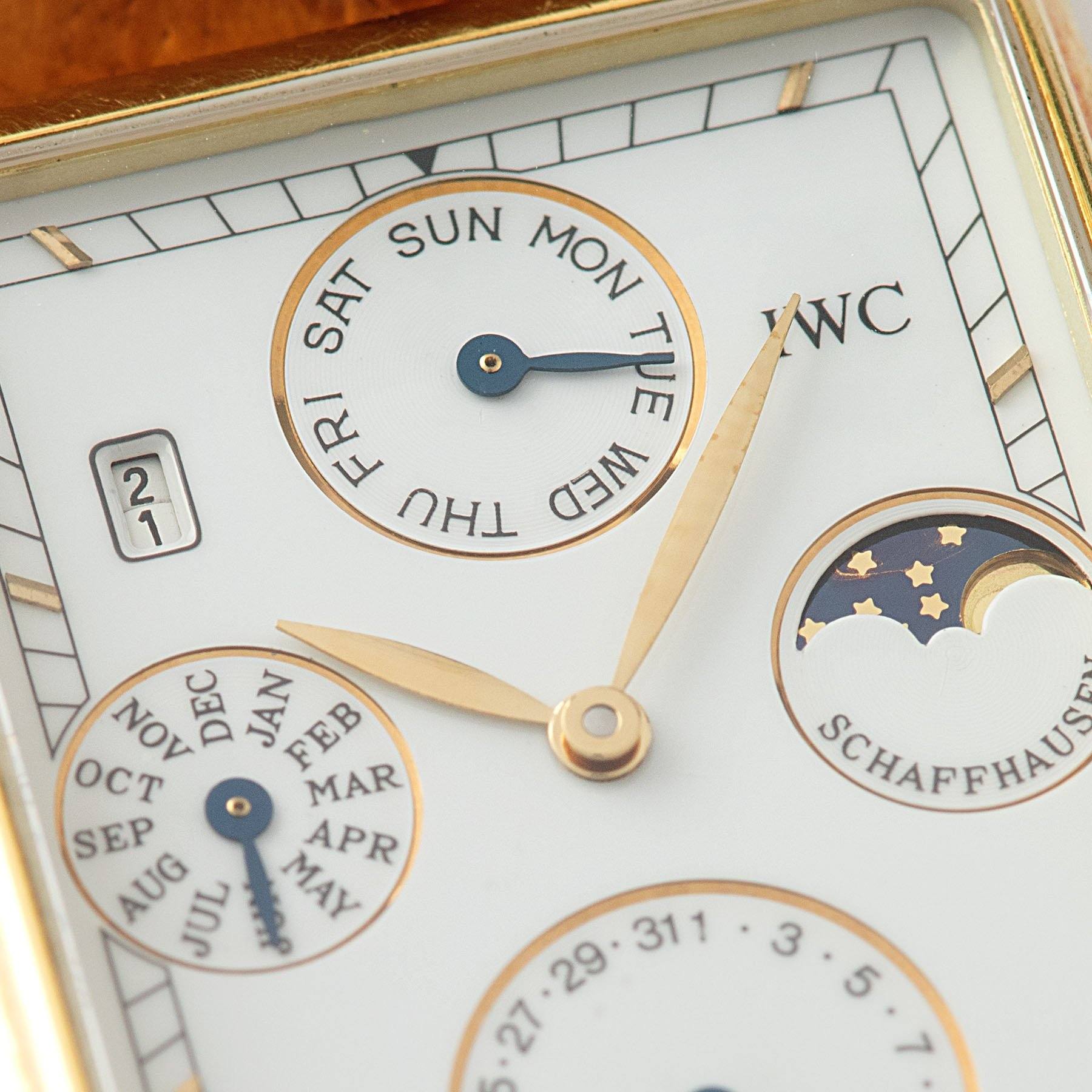 IWC Novecento Perpetual Calendar Yellow Gold 3545