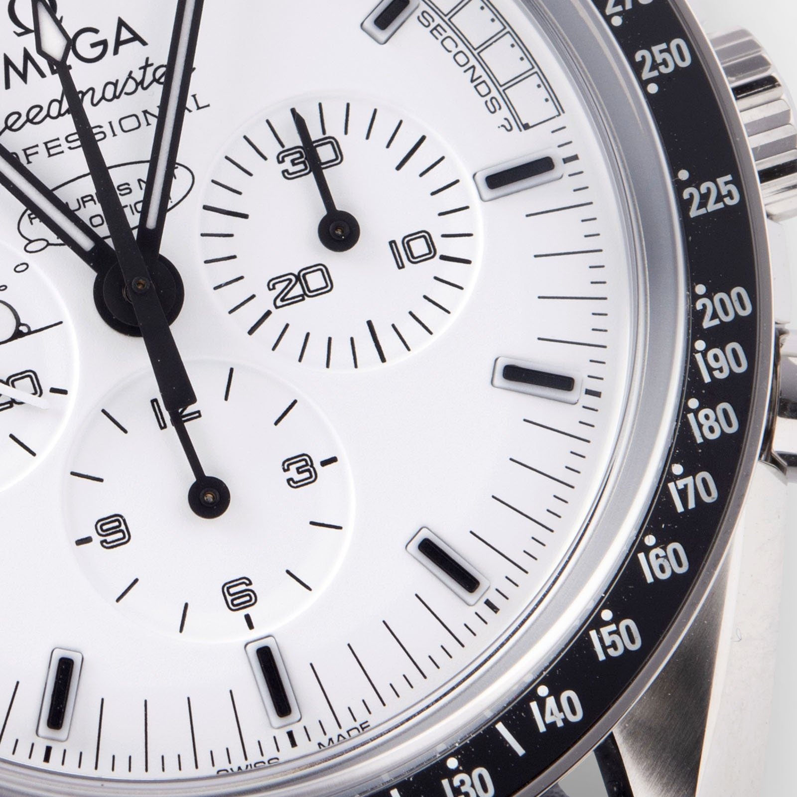 Omega Speedmaster Apollo 13 Silver Snoopy 311.32.42.30.04.003 BTTR Set