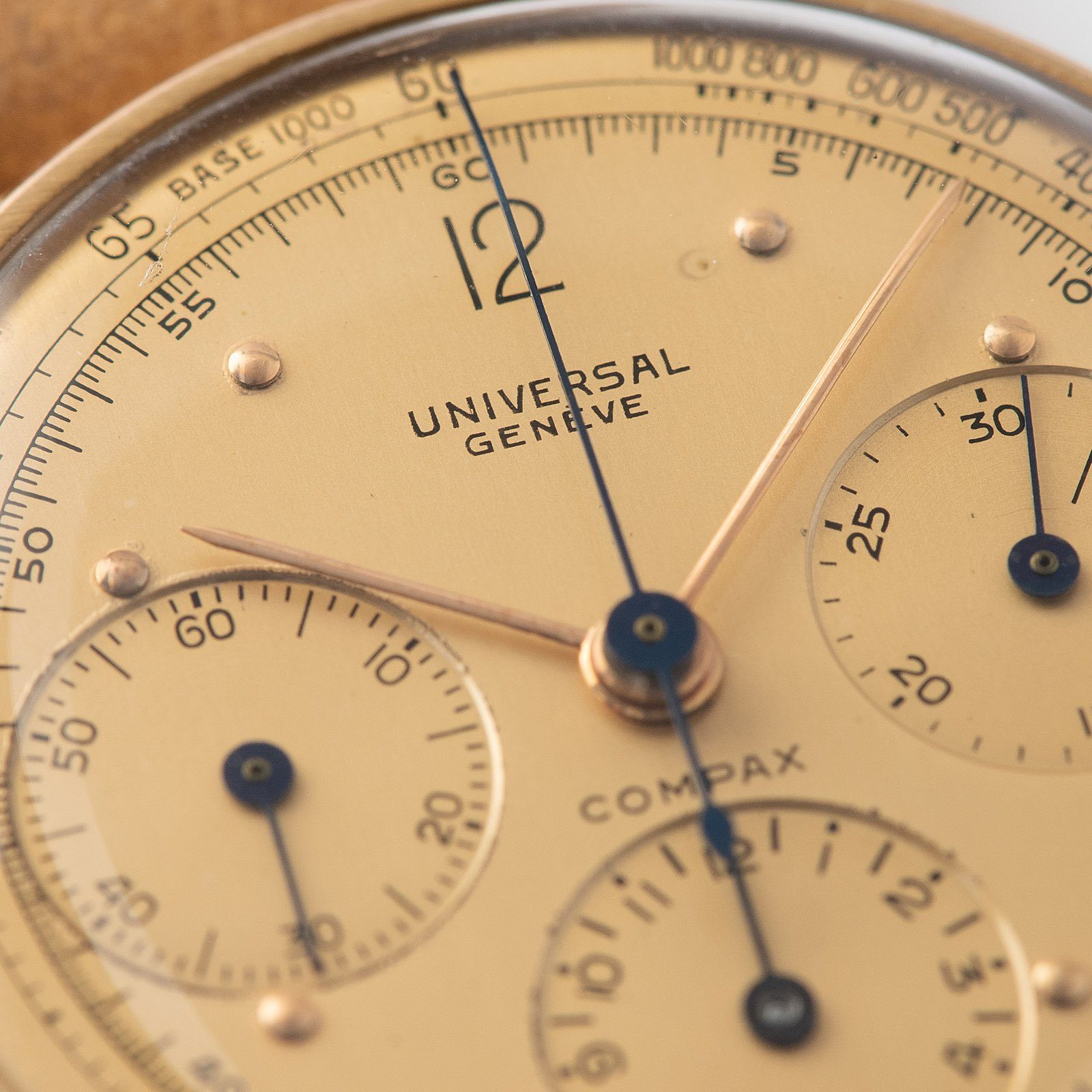 Universal Geneve Chronograph Tri Compax 18kt Rose Gold with dot hour markers