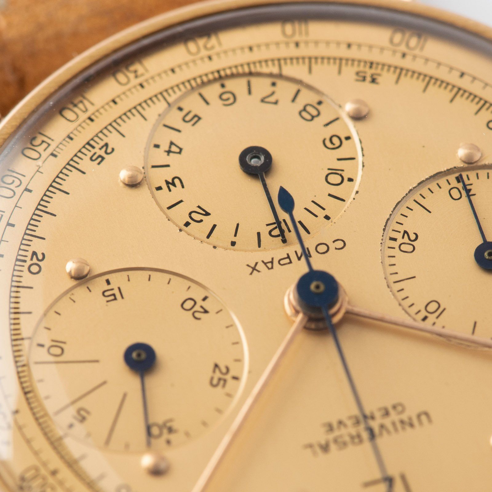 Universal Geneve Chronograph Tri Compax 18kt Rose Gold