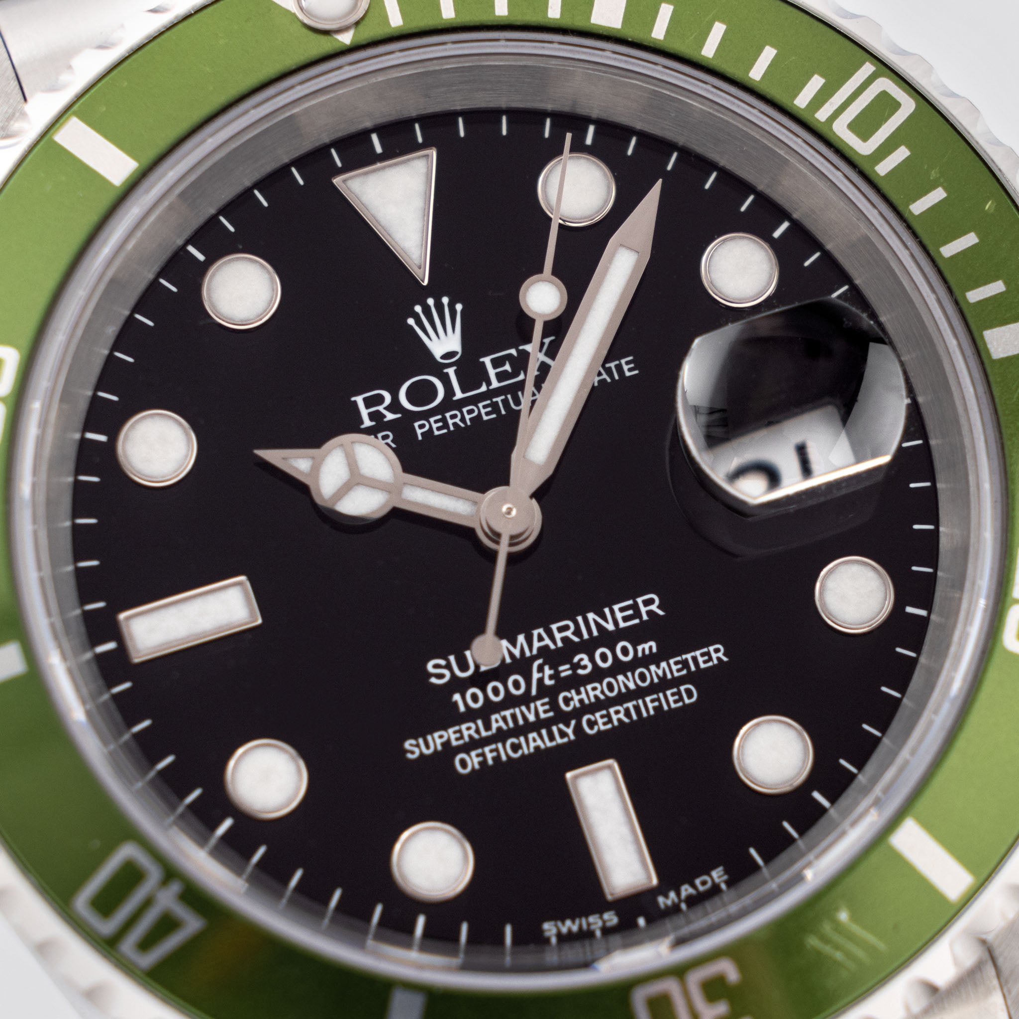 Rolex Submariner 16610 LV “Kermit” Flat 4 Box and Paper Set