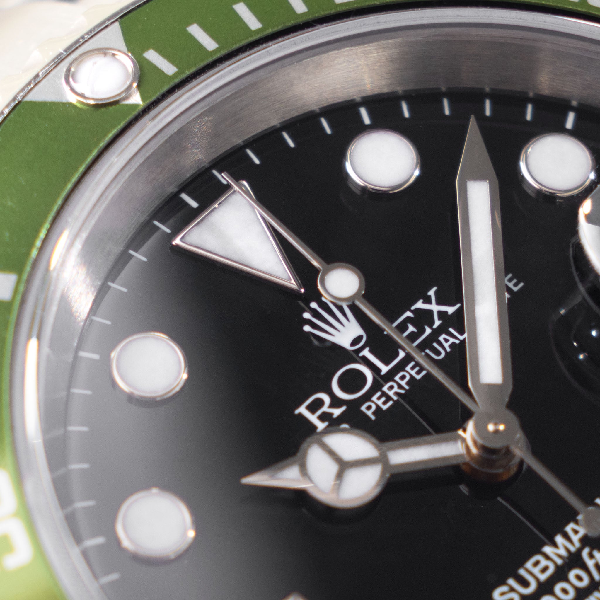 Rolex Submariner 16610 LV “Kermit” Flat 4 Box and Paper Set