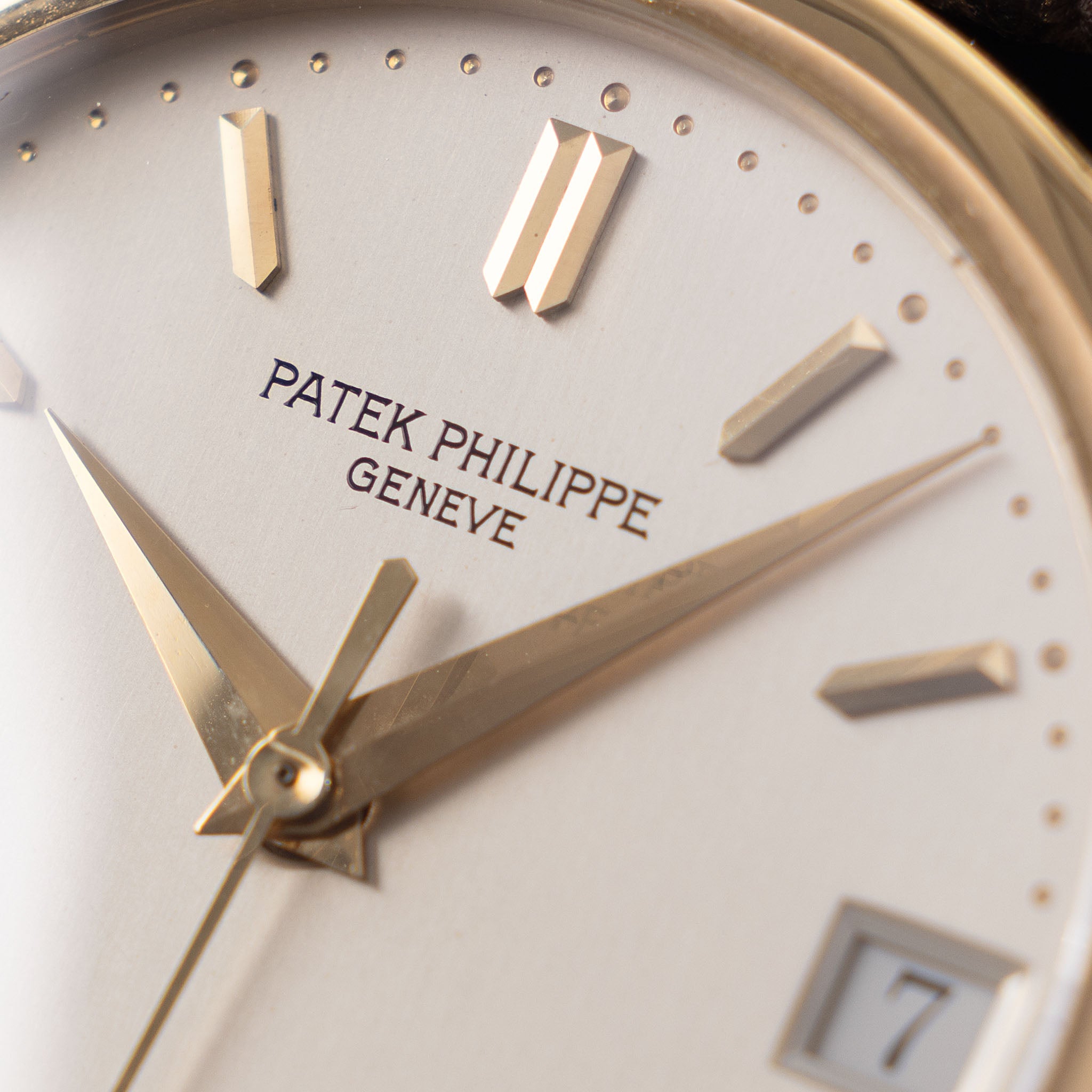Patek Philippe Calatrava Silver Dial in 18k Yellow Gold ref. 3998J