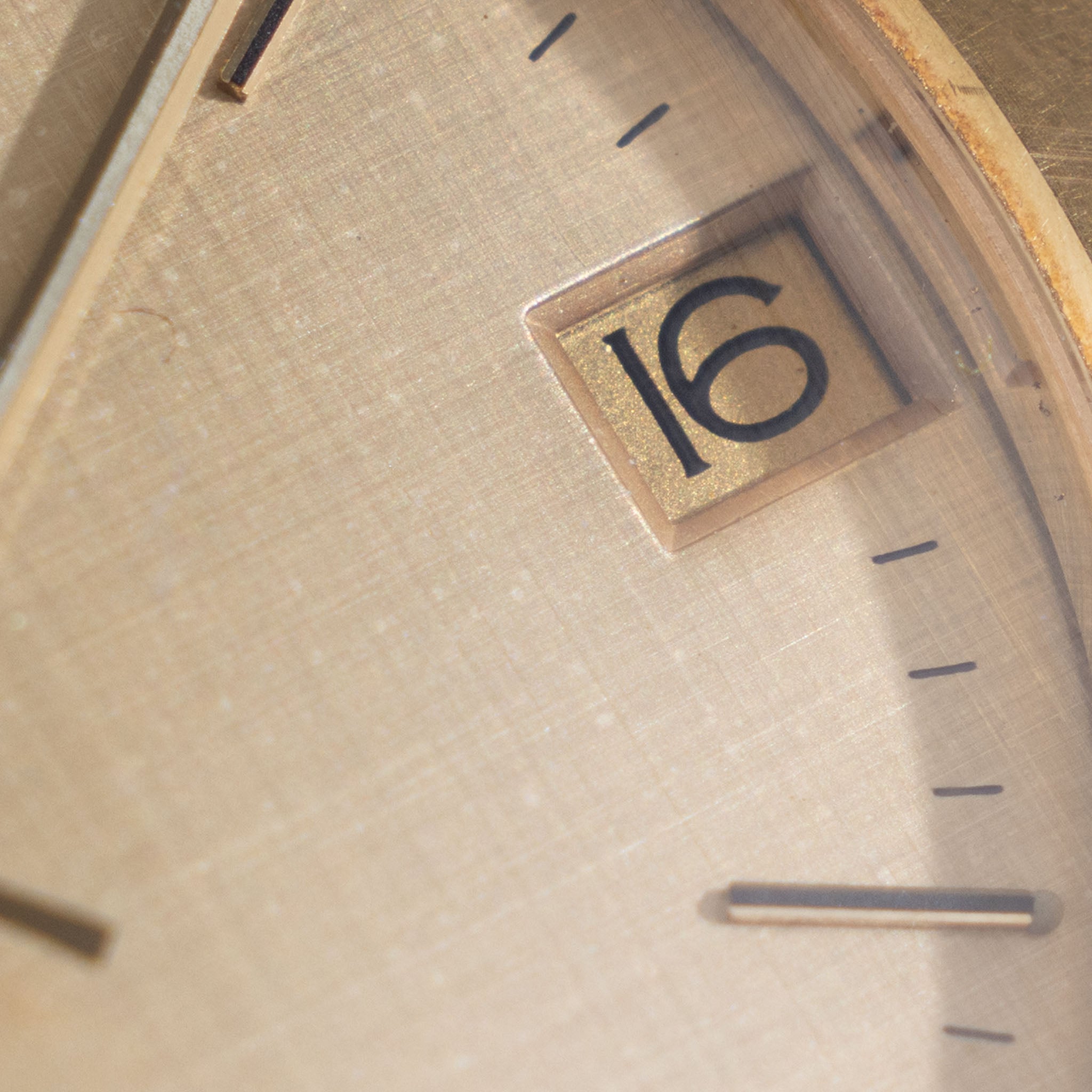 IWC Ingenieur SL Linen Khanjar Dial from original owner family with Box, Booklets , original certificate of origin and Provenance ref 9227 in 18 k yellow gold