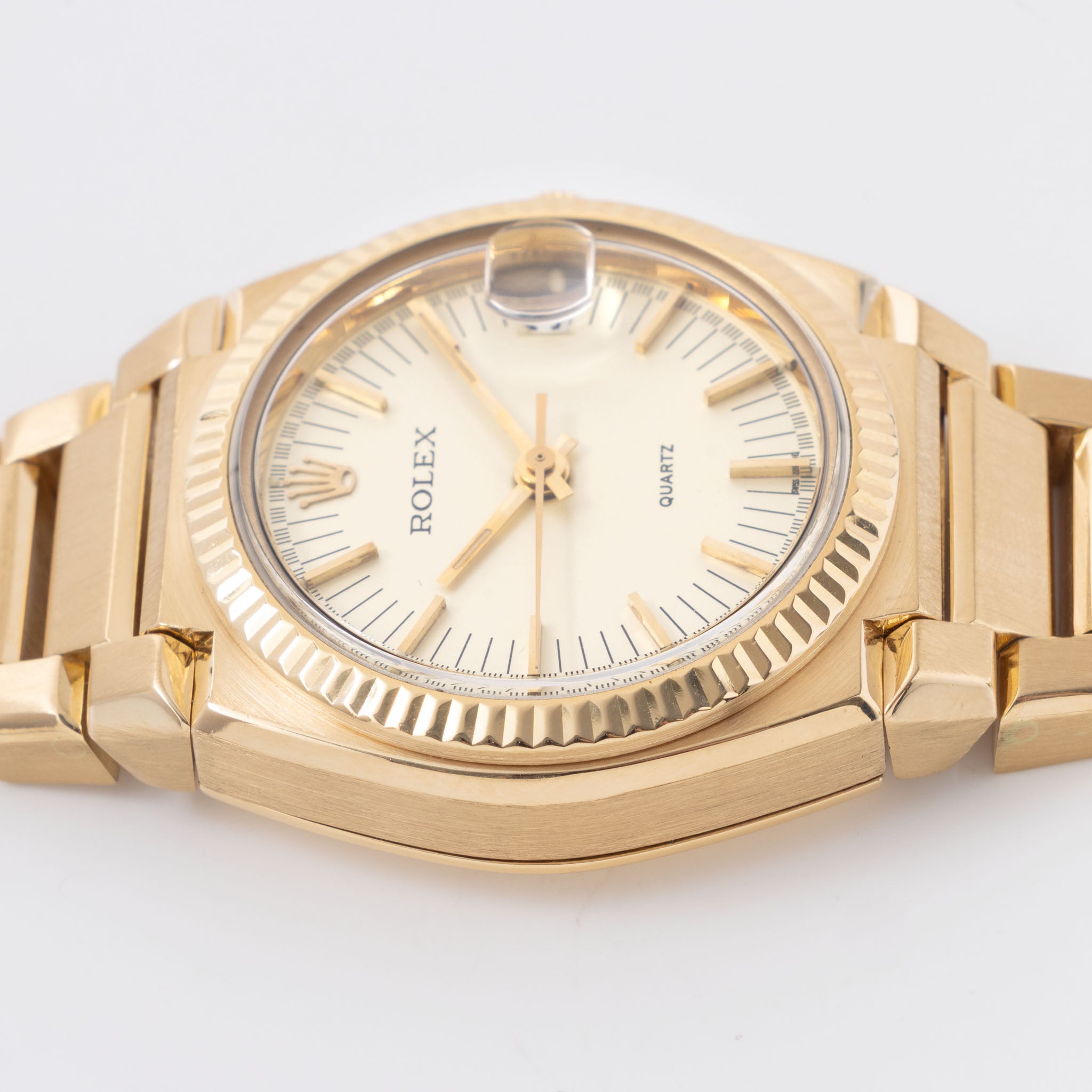 Rolex Beta 21 Il Texano Cream dial  in 18k yellow gold ref 5100