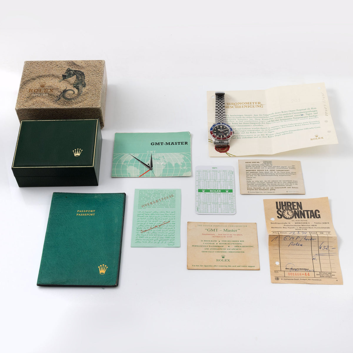 Rolex GMT Master Ref 1675 Long E Mk1  Exceptional Box and Papers Set