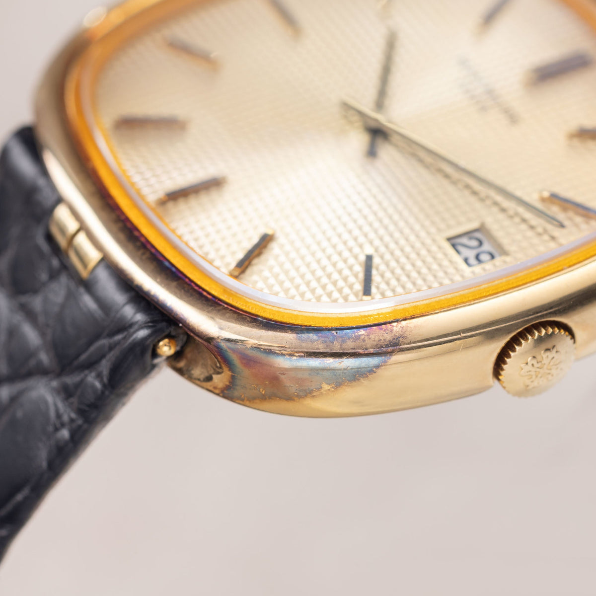 Patek Philippe Golden Ellipse Ref. 3604 TV Screen in 18k yellow Gold Champagne Clous de Paris Dial with Original Papers