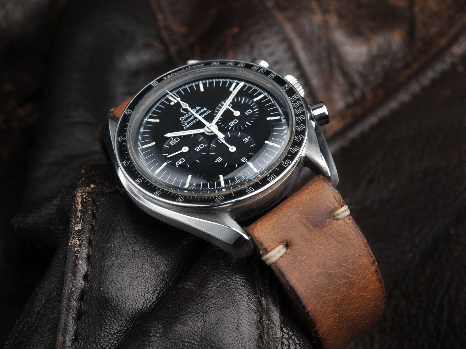 OMEGA SPEEDMASTER 1969